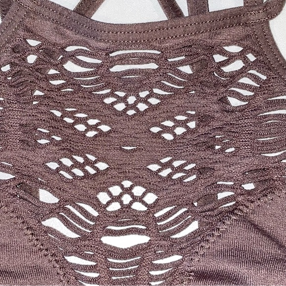 🔥 3 for $15 🔥
Victoria’s Secret strappy cutout bralette size small - Picture 4 of 10